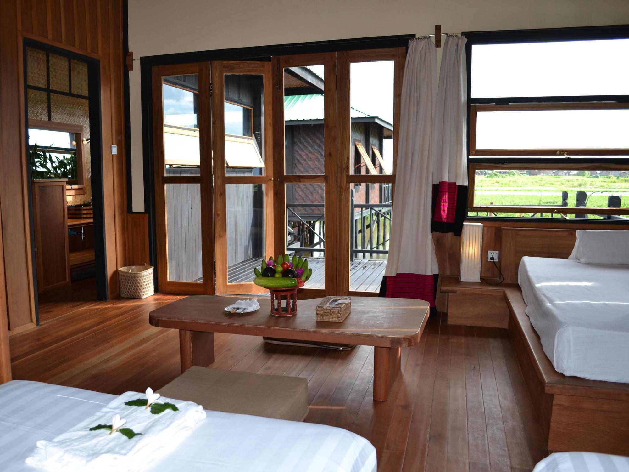 Inle Heritage Stilt Resort 3*